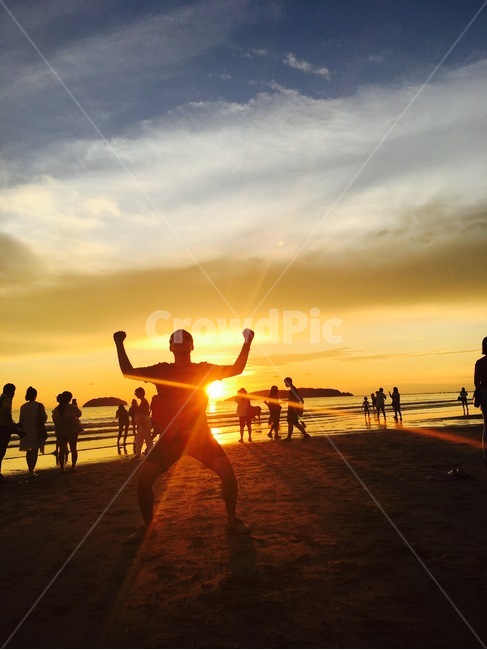 코타키나발루,탄중아루,석양,바닷가,실루엣,예쁜하늘,에너지,힐링,예쁜노을,4대석양,아름다움,그림자,해변,바다,beach,sea,사람,인물,인간,human,person,인물실루엣,사람실루엣,character silhouette,human silhouette,여행,휴가,traveling,vacation,trip