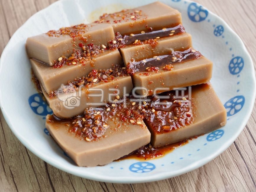 도토리묵무침,도토리묵,한식,음식,요리,요리재료,한국음식,묵,반찬,갈색,food,cooking,koreanfood,acornmook,sidedish,brown