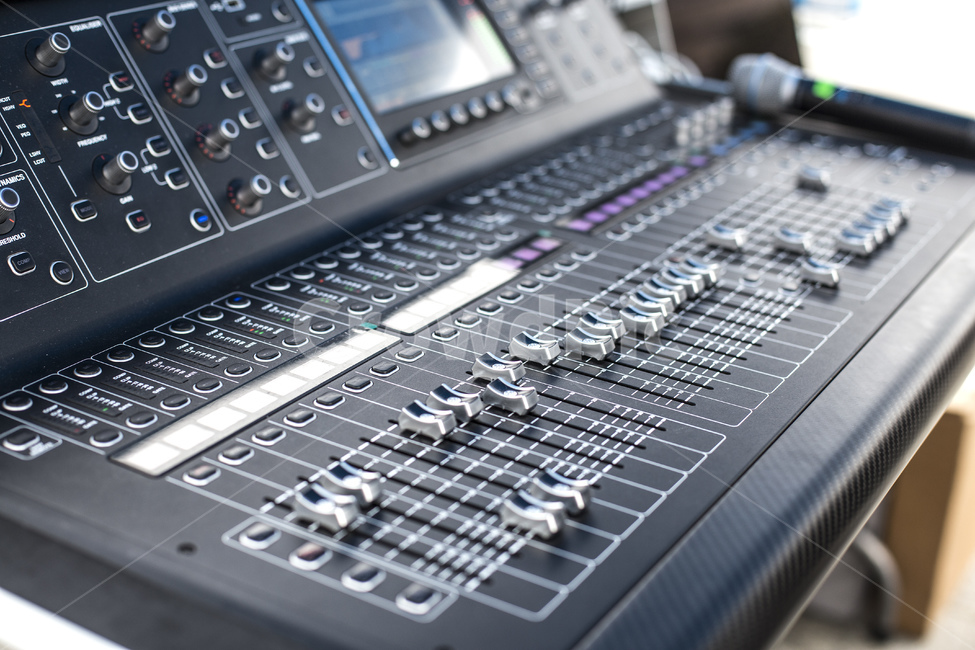 studio,slider,Sound control,dj,mixing,sound,concert,professional,music,balance,record,performance sound,sound equipment,level,equipment,volume,control machine,closeup,mixer,amplifier,detail,stereotype,device,broadcast,professionalism,knob,line,show,instru