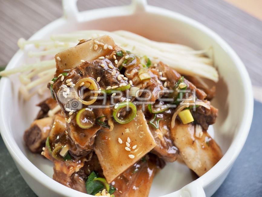 한식,소고기,소갈비,스테이크,소고기스테이크,갈비찜,소갈비찜,음식,한국음식,요리,식사,배경,소스,고기,아시아음식,beef,beefrib,steak,beefsteak,galbijjim,beefribs,food,koreanfood,cooking,meal,background,sauce,meat,asianfood,전통음식,한국전통음식,반찬,traditionalfood,koreantraditionalfood,sidedish,음식,식재료,요리,food,cook,meal,dishes,food reserves,한식,한국음식,한국요리,korean food,korean dishes,korean meal,korean cook