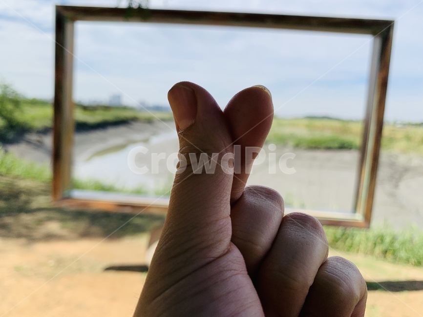 finger,finger heart,hand expression,human,heart