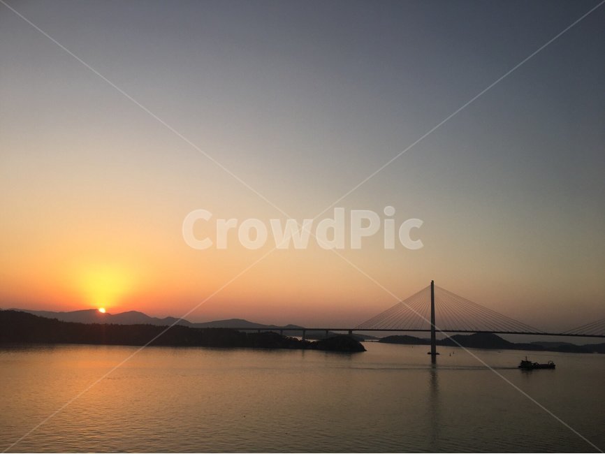 노을,일몰,해질녁,다리,강,경치,자연,풍경,nature,landscape,outdoors,옥외,dawn,새벽,red sky,붉은 하늘,sunset,sky,하늘,dusk,황혼