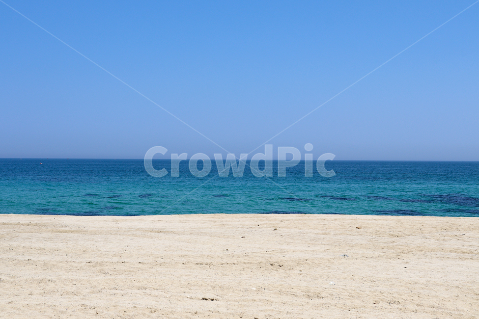 바다,해변,하늘,ocean,beach,sea,water,light,sentimental,sky,color,summer,blue,cool,sand,skyblue,cold,여름,푸른,색깔,그라데이션,파란,모래,모래사장,여름바다