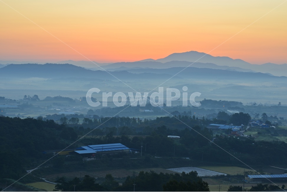 nature,자연,outdoors,옥외,mountainrange,산맥,mountain,산,scenery,풍경,landscape,경치,dawn,새벽,sky,하늘,redsky,붉은하늘,sunlight,햇빛,light,빛,flare,플레어,weather,날씨,안개,함평,밀재,밀재아침,일출,여명,해돋이,농촌들녁,농촌,농업,농사,경작,농경지,자연,풍경,nature,landscape