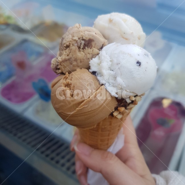 아이스크림,젤라또,디저트,간식,음식,콘,후식,여름,카라멜아이스크림,콘아이스크림,icecream,gelato,dessert,food,음식,식재료,요리,food,cook,meal,dishes,food reserves,디저트,간식,후식,dessert,snack