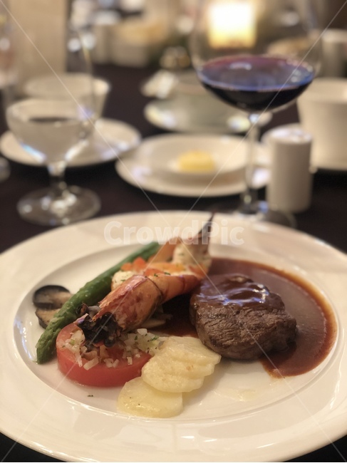 양식,와인,스테이크,새우,고급요리,음식,식재료,요리,food,cook,meal,dishes,food reserves,육류,고기,meat,양식,서양음식,서양요리,western food,western dishes,western meal,western cook