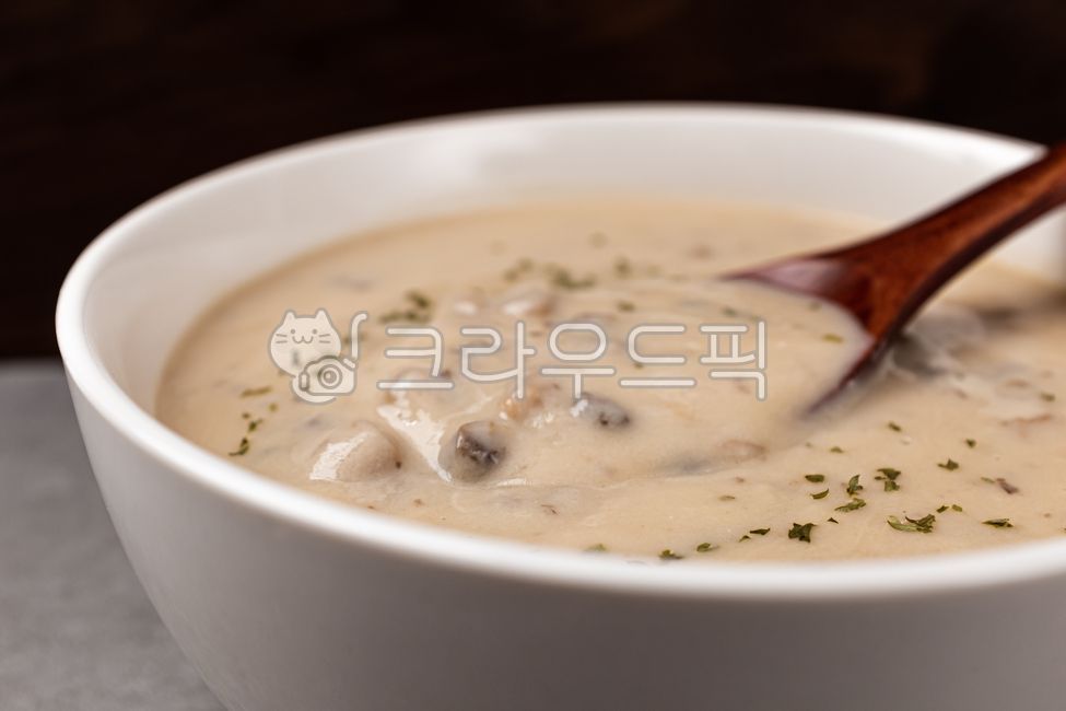 close up,soup,ingredient,savory,cream,vegetable,food,White Mushroom,meal,Button mushroom soup,parsley,warm,Button mushroom cream soup,grocery,Food Ingredients,cream soup,ingredients,mushroom