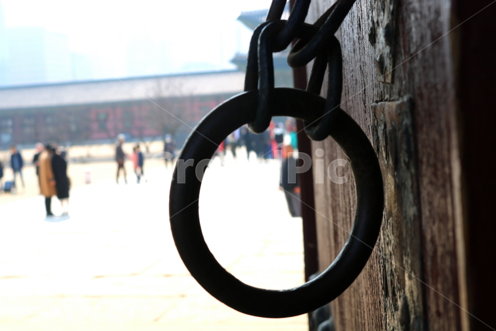 경복궁,광화문,서울,고궁,궁,궁궐,옛날집,문,문고리,쇠문고리,한국전통,한국문화,korean traditional,korean culture