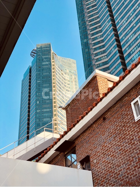 주택,벽,벽돌,빌딩,고층빌딩,오후,햇빛,빛,도시,풍경,city,landscape,한국도시풍경,한국도시경관,korea cityscape,건축물,건물외관,exterior,building,structure,architecture,construction,비즈니스,사업,business,service,work,office building,사무실 건물,건물