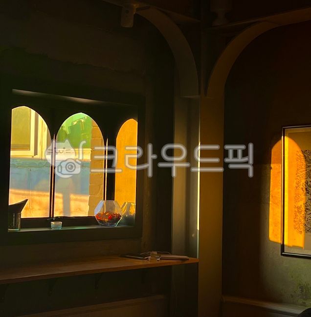 window, 창문, windowsill, 창턱, 햇빛, 사진,이미지,일러스트,캘리그라피 - rjdnfrhdwn99작가