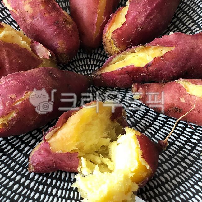 sweet potato,boiled sweet potato,Fresh sweet potatoes,Steamed Sweet Potato,healthy food,health,animated,diet,fresh,sweetpotato