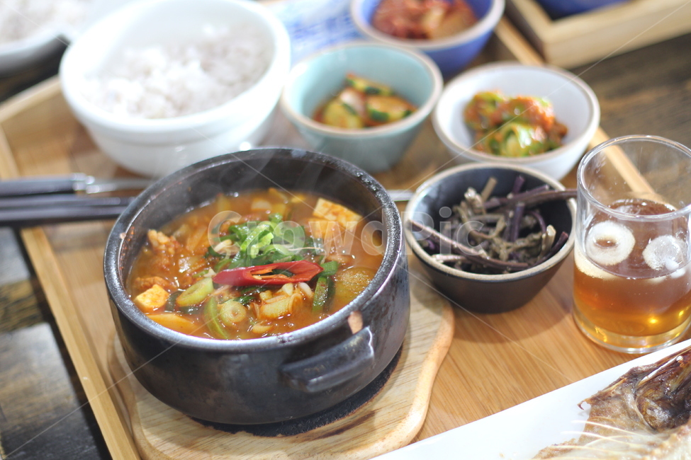 된장찌게,고사리나물,식품,요리,식사,bowl,food,dish,meal,음식,식재료,요리,food,cook,meal,dishes,food reserves,한식,한국음식,한국요리,korean food,korean dishes,korean meal,korean cook
