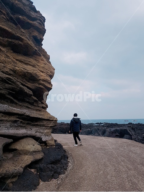 제주도,우도,여행,동굴,자연과사람,nature,outdoors,cliff,기암절벽,기암괴석,절벽과사람,인간,낭떠러지