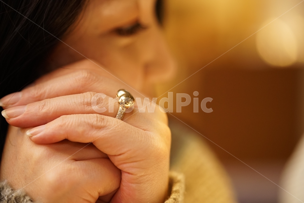여자,여성,반지,링,감성,감성사진,인물,인물사진,사람,아름다움,뷰티,여인,눈,레이디,lady,감성샷,사람,인물,인간,human,person,여성,여자,woman,female,lady,감성,sensible,feeling