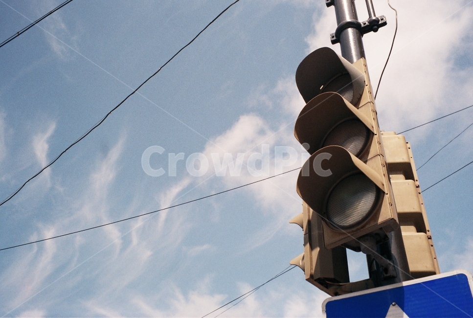 신호등,하늘,전봇대,전선,sky,trafficlights,감성,구름,교통,교통수단,traffic,transportation