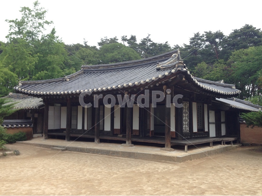 허난설헌생가,허난설헌,허균생가,허균,목조건축,고택,건축,한옥,기와,담장,강릉,대한민국,한국,heonanseolheonsbirthplace,heonanseolheon,heogyunsbirthplace,heogyun,woodenarchitecture,oldhouse,architecture,hanok,rooftile,wall,gangneung,republicofkorea,southkorea,한국전통,한국문화,korean traditional,korean culture,건축물,건물외관,exterior,building,structure,architecture,construction