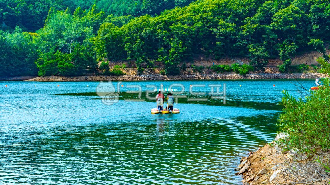 blue,nature,Majang Lake,pedal boat,boating,lake,park
