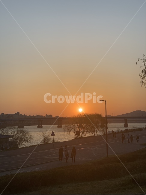 sky,beautiful,pretty background,nature,sunset,red sunset,pretty sky,Han River
