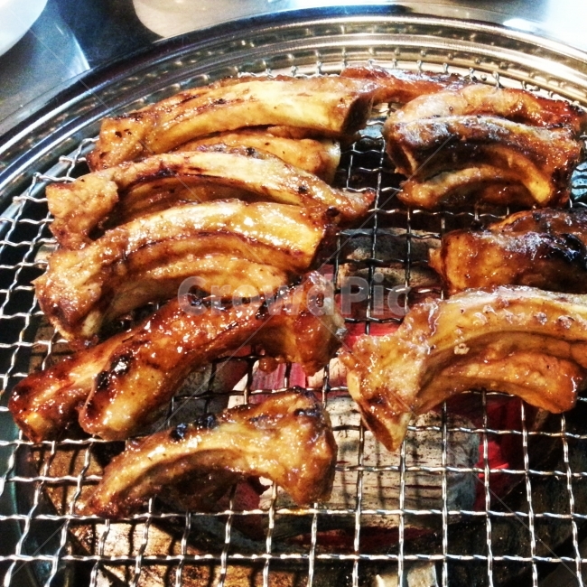쪽갈비,음식,화로,숯불,숯불구이,food,ribs,backrips,steak,음식,식재료,요리,food,cook,meal,dishes,food reserves,육류,고기,meat,한식,한국음식,한국요리,korean food,korean dishes,korean meal,korean cook