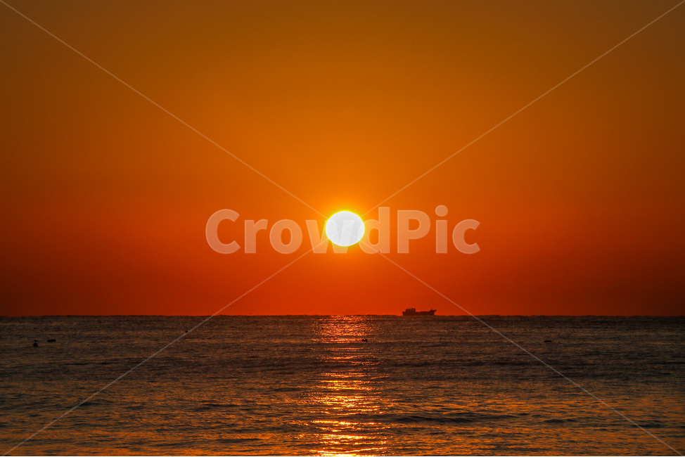 일출,sunrise,sunup,바다,sea,sunset,일몰,dawn,nature,자연,outdoors,옥외,dusk,새벽,붉은하늘,redsky,황혼,sunlight,햇빛,sky,하늘
