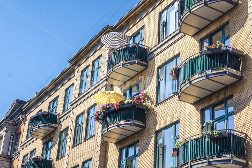 banister,발코니,balcony,난간,handrail,railing,외관,건축물,건물외관,exterior,building,structure,architecture,construction