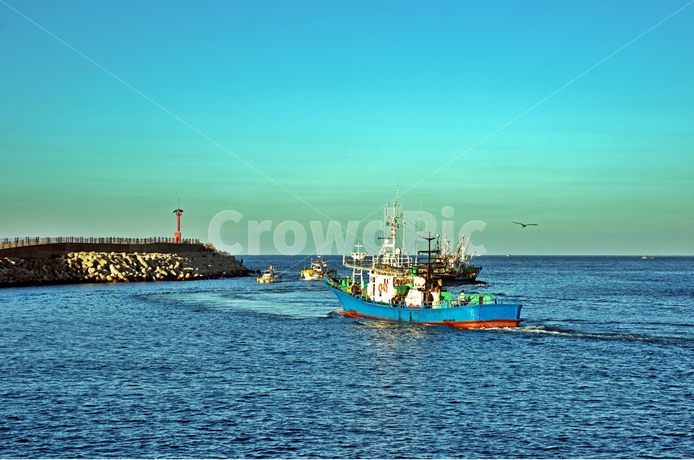 어선,고깃배,출항,바다,제주,방파제,등대,산업,industry,industrial,어업,fishery,fishing industry