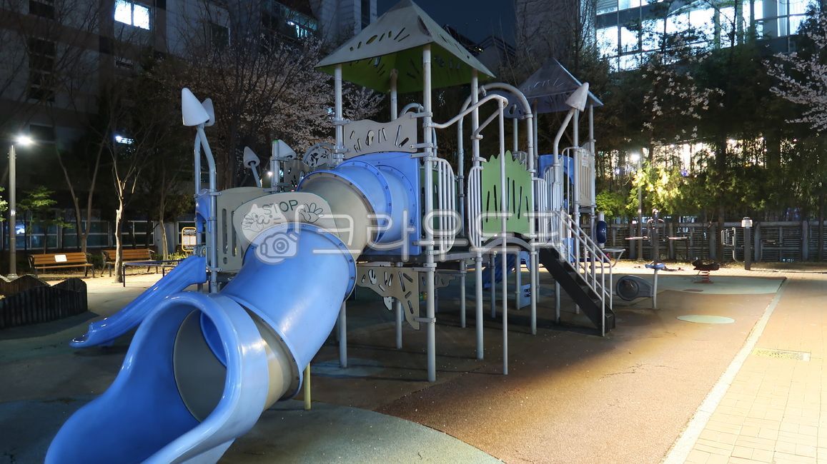 야외놀이공간,놀이터,야간놀이터,연남동놀이터,옥외,playarea