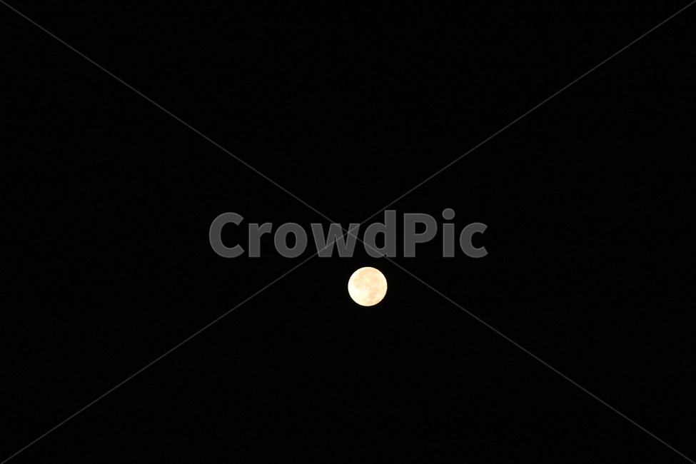 달,밝은달,하얀달,노란달,어두움,동그란,동그란달,moon,brightmoon,whitemoon,yellowmoon,darkness,round,roundmoon,야경,밤,풍경,nightscape,night,landscape,nature,자연,outdoors,옥외