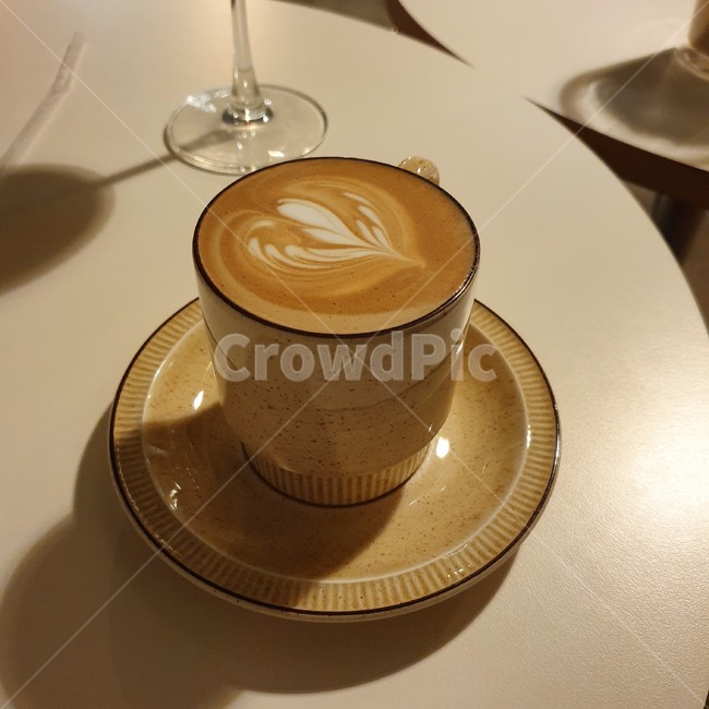 라떼,라떼아트,커피,플랫화이트,감성,분위기,cafe,coffee,cup