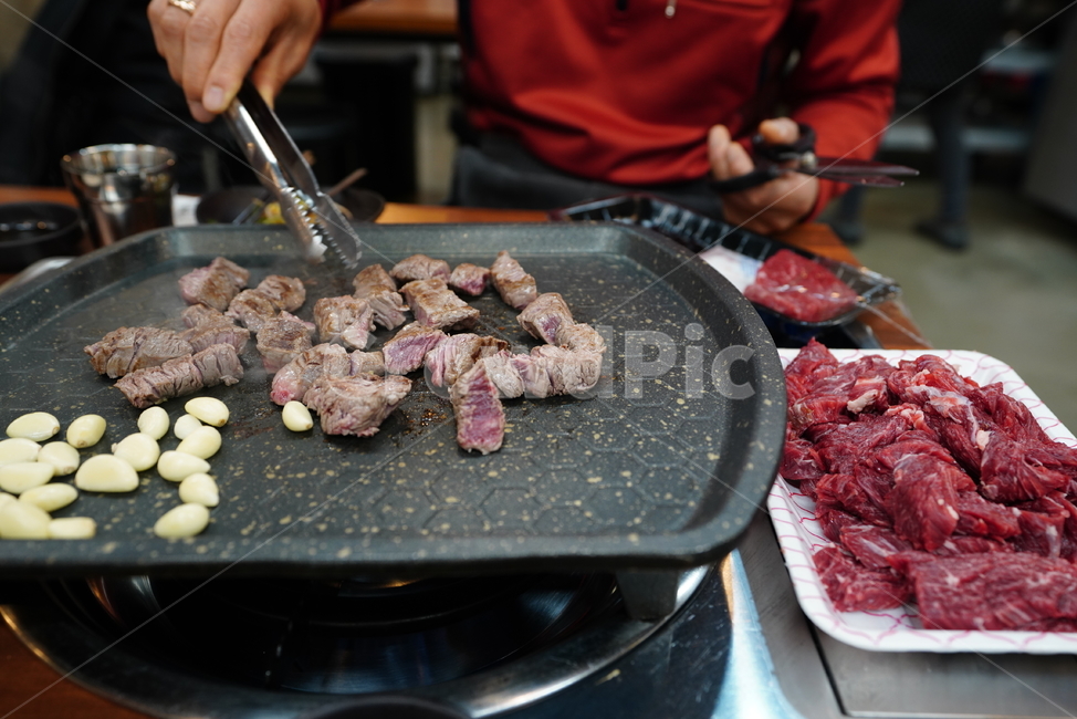 한우,고기,육류,육식,소고기,구이,먹거리,안주,식사,음식,food,한식,음식,식재료,요리,food,cook,meal,dishes,food reserves,육류,고기,meat,한식,한국음식,한국요리,korean food,korean dishes,korean meal,korean cook