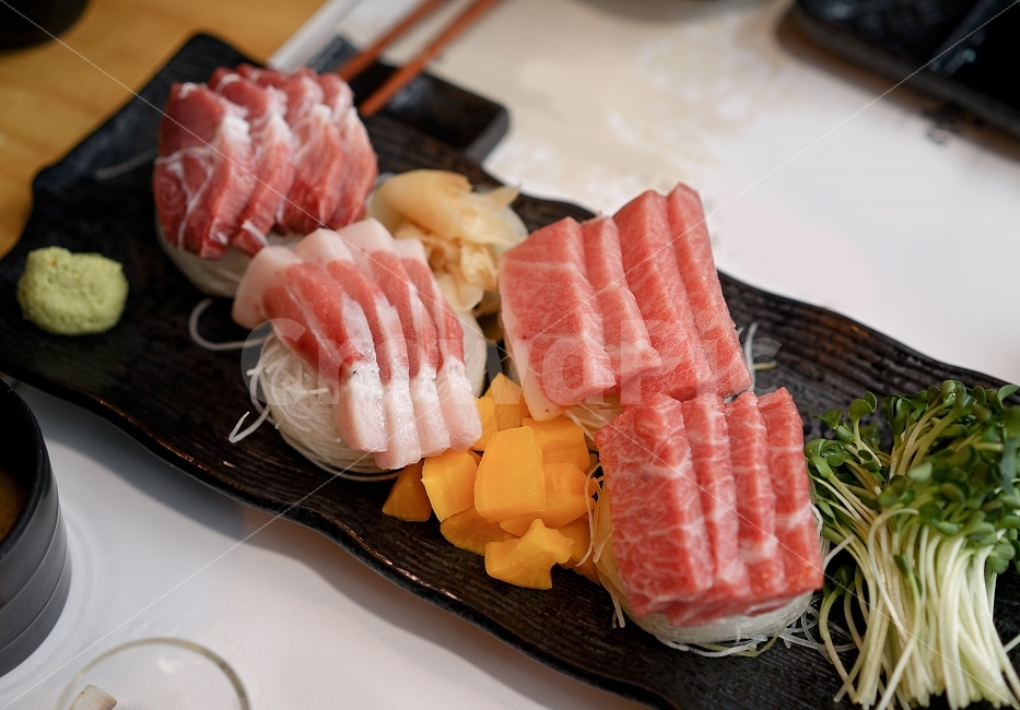 	참치,참치회,안주,음식,일식,먹방,횟감,소주안주,안주추천,안줏거리,먹거리,붉다,레드,빨강,싱싱,색감,음식,식재료,요리,food,cook,meal,dishes,food reserves,수산물,해산물,fishery products,seafood,일식,일본음식,일본요리,Japanese food,Japanese dishes,Japanese meal,Japanese cook
