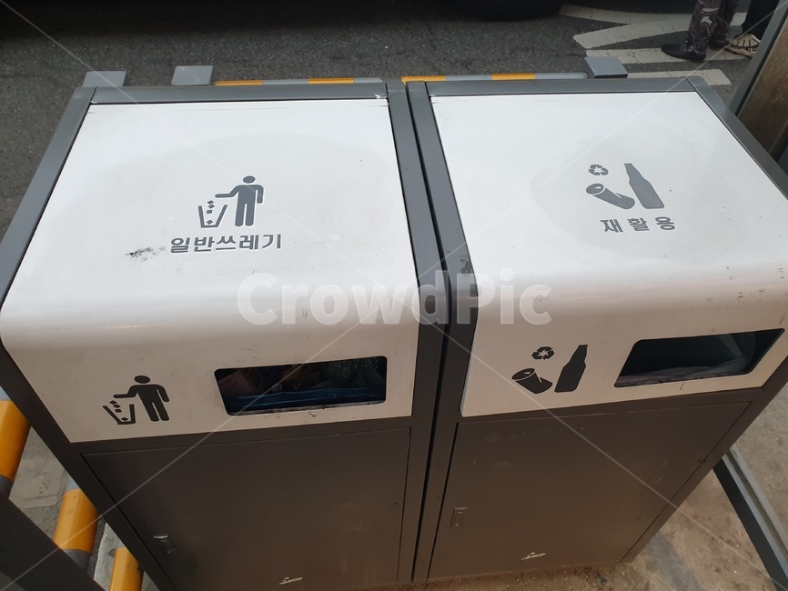 휴지통,쓰레기통,재활용,분리수거,일반쓰레기,환경,청소,환경미화원