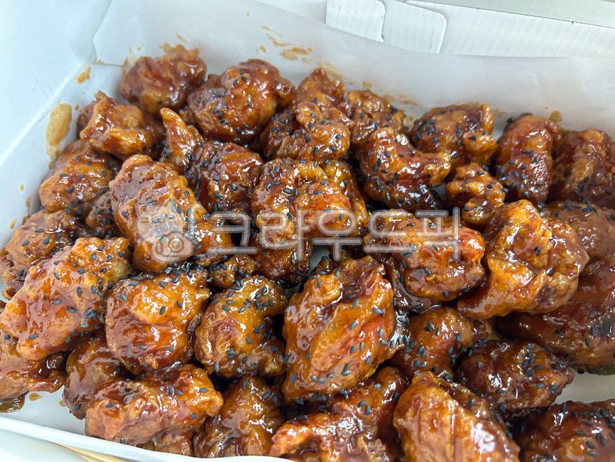 닭강정,닭고기,치킨,통닭,양념통닭,음식,검은깨