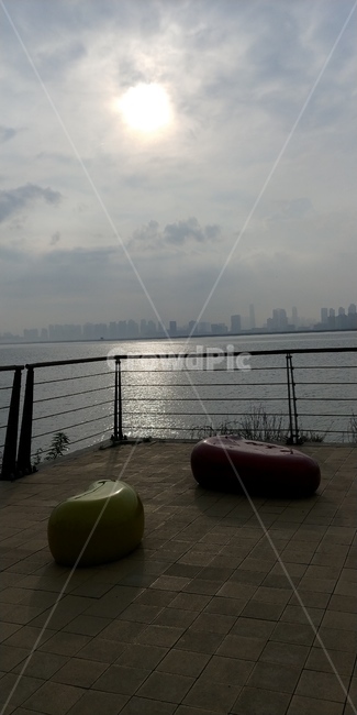 하늘,저녁,해질녁,노을,석양,sea,nature,water,바다,물,자연,바닷물,파도,바다풍경,풍경,난간,railing,바닷가,구름,해
