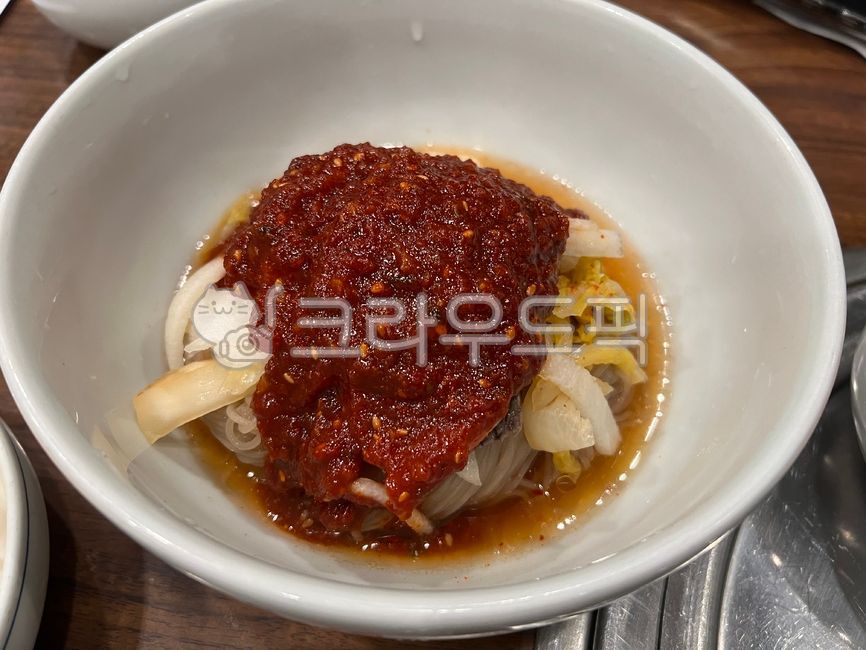 Korean food,Bibim Naengmyeon,food,Cold noodles