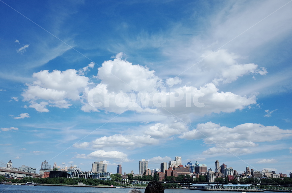 구름,경치,배경,하늘,도심,도시,시가지,city,뉴욕,newyork,바다,배,빌딩,도심지,바람,여름,시원,청량,bluesky,파란하늘