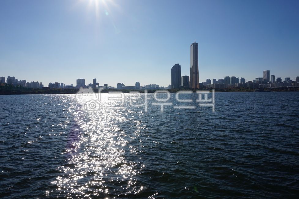 blue sky,bluesky,Han River,sunlight,hanriver,light,Yeouido,river water,cityscape,high rise building,Korean landmark,Seoul Landmarks