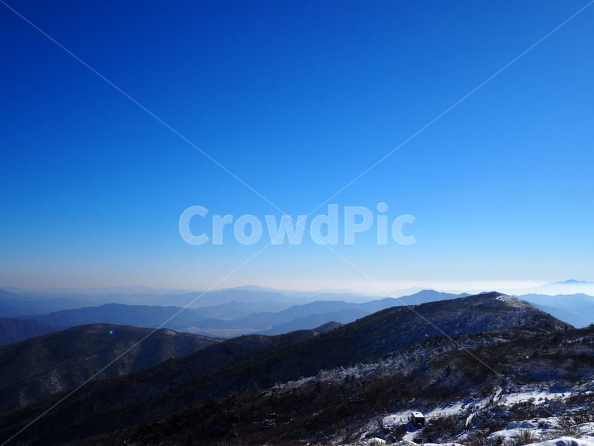 하늘,파란색,풍경,덕유산,정상,겨울,눈,겨울,계절,winter,season,자연,풍경,nature,landscape,한국자연풍경,한국자연경관,korea nature landscape,outdoors,옥외,mountain range,산맥,mountain,산,slope,경사