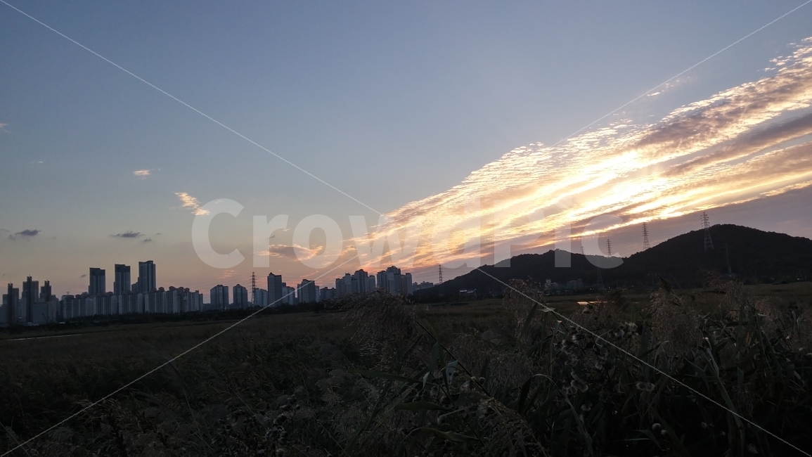 가을하늘,노을,하늘,저녁노을,구름,sky,클라우드,도시,야경,전망,도시,풍경,city,landscape,한국도시풍경,한국도시경관,korea cityscape,nature,자연,outdoors,옥외,dusk,황혼,dawn,새벽,red sky,붉은 하늘,sunset,일몰