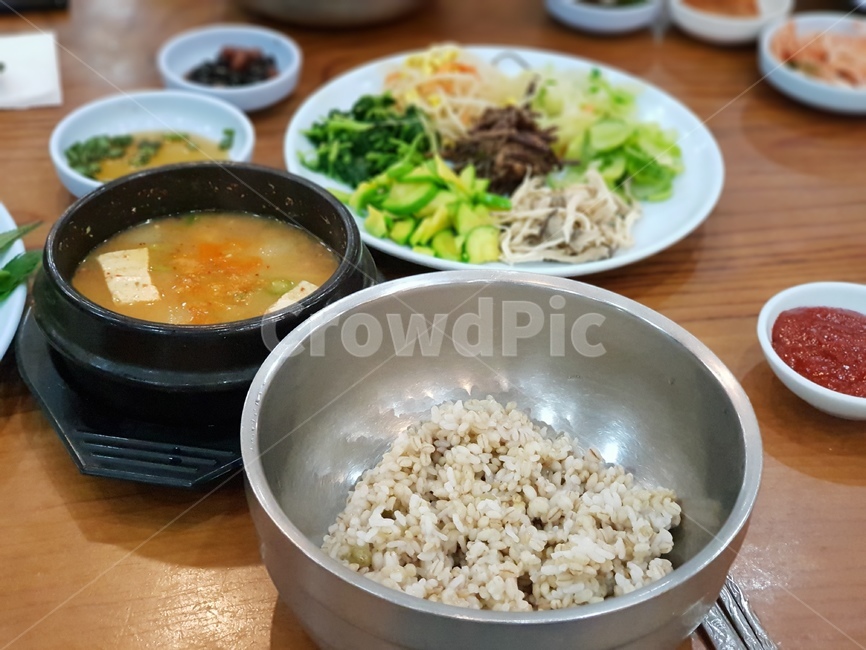 보리밥,비빔밥,한식,음식,된장찌개,나물,밥,채소,야채