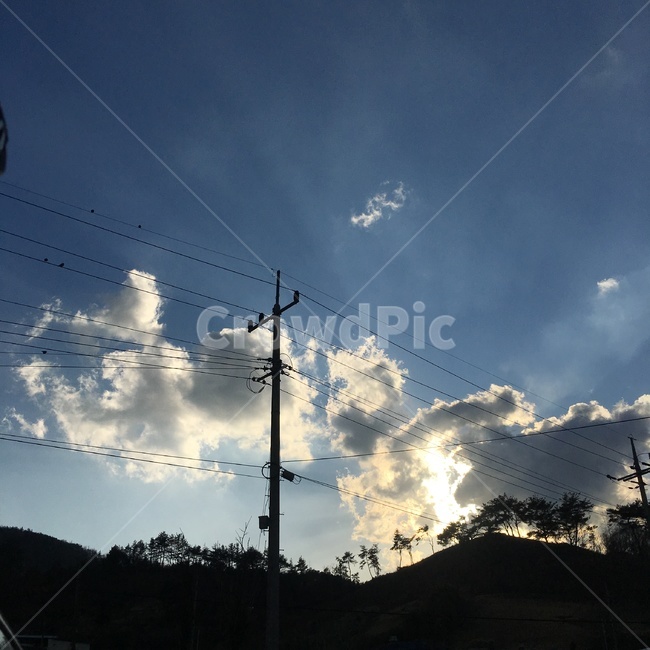 하늘,배경,구름,풍경,해질무렵,하늘전경,가로등,산,자연,풍경,nature,landscape,cable,케이블,power lines,전력선,electric transmission tower,송전탑