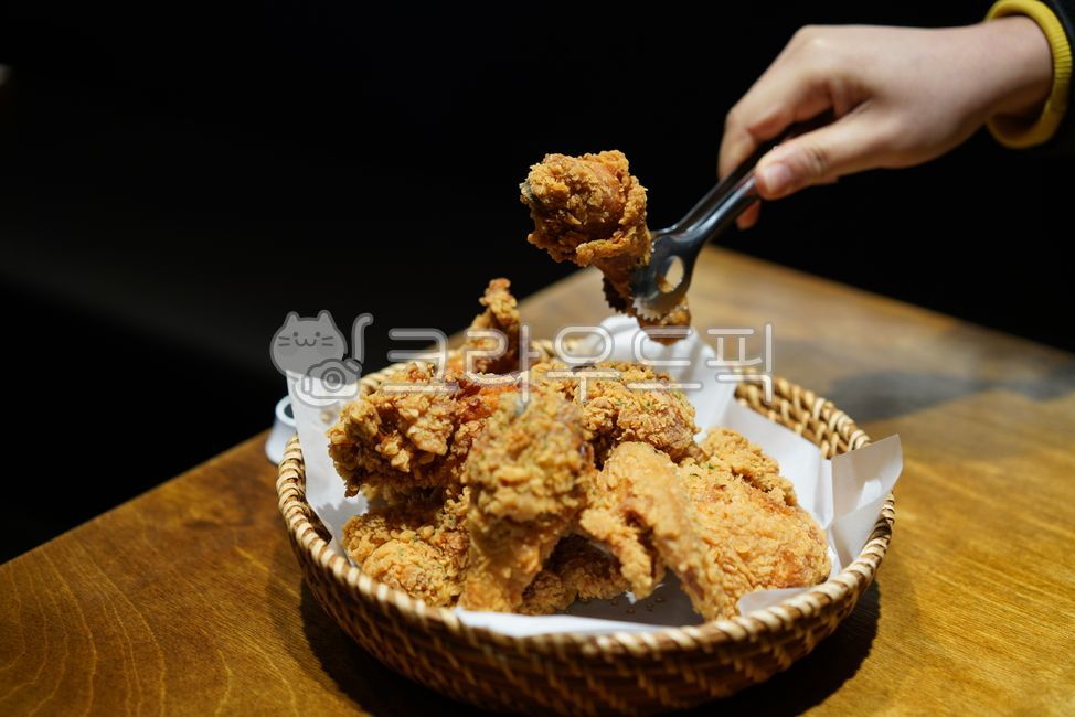 치킨,튀김,닭고기,후라이드,육류,육식,안주,먹거리,닭튀김,간식,음식,friedchicken,food