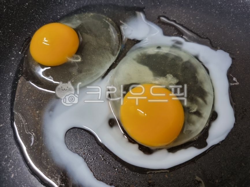 음식,food,요리,cooking,계란,계란흰자,계란노른자,흰자,노른자,egg,반숙,eggwhites,whiteegg,yolk,eggyolk,계란반숙,softboiledegg,달걀반숙,sunnysideup,달걀흰자,달걀노른자,달걀,닭알노른자,chickeneggyolk,닭알흰자,chickeneggwhites,후라이,계란후라이,달걀후라이,fry,friedegg,닭알후라이,chickeneggfry,식재료,요리재료,음식재료,foodstuff,cookingmaterial,foodmaterial