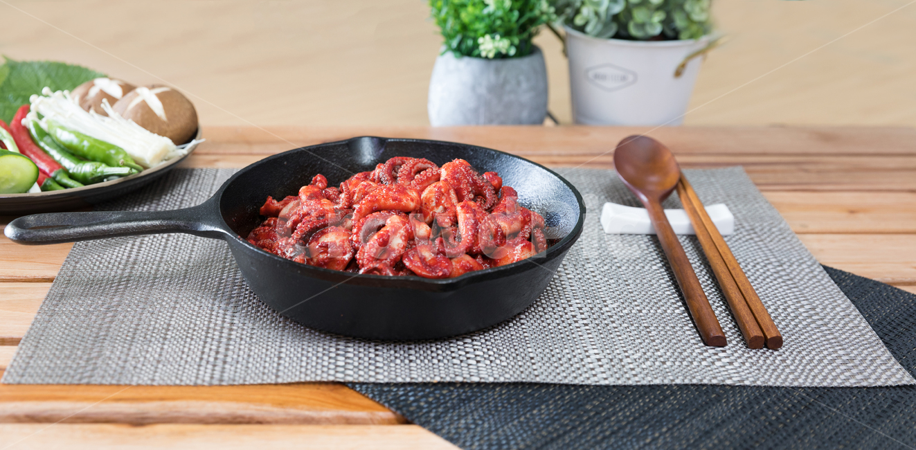 음식,쭈꾸미볶음,식사,안주,쭈꾸미,저녁식사,한식,korea,spicy,오징어볶음,식당,매콤,매운맛,red,맛집,고추장,고춧가루,식재료,요리,cook,reserves,수산물,해산물,fisheryproducts,seafood,한국음식,한국요리,food,dishes,korean,meal,koreancook,맛있다,먹다,맵다,소스,볶음,음식,식재료,요리,food,cook,meal,dishes,food reserves,한식,한국음식,한국요리,korean food,korean dishes,korean meal,korean cook