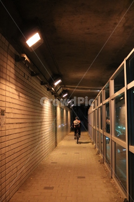 사람,터널,자전거,복도,human,corridor,인간,person