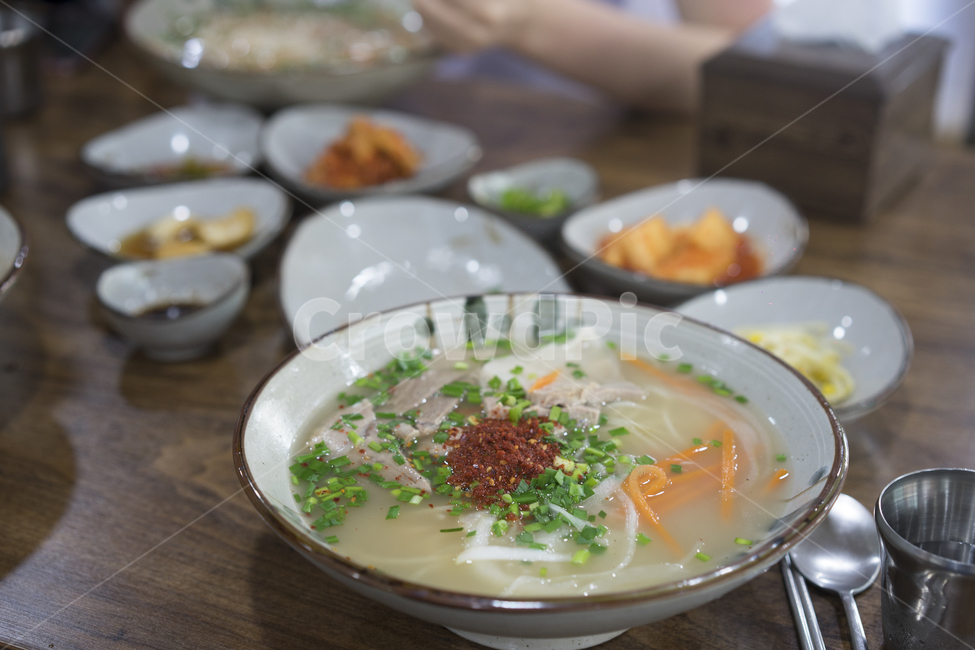 고기국수,국수,더위,여름,제주국수,음식,식재료,요리,food,cook,meal,dishes,food reserves,면류,면요리,noodles,한식,한국음식,한국요리,korean food,korean dishes,korean meal,korean cook