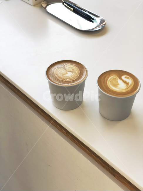 cup,컵,coffeecup,커피컵,도기류,latte,라떼,drink,beverage,마실것,카페,모닝커피,커피,카페,coffee,cafe
