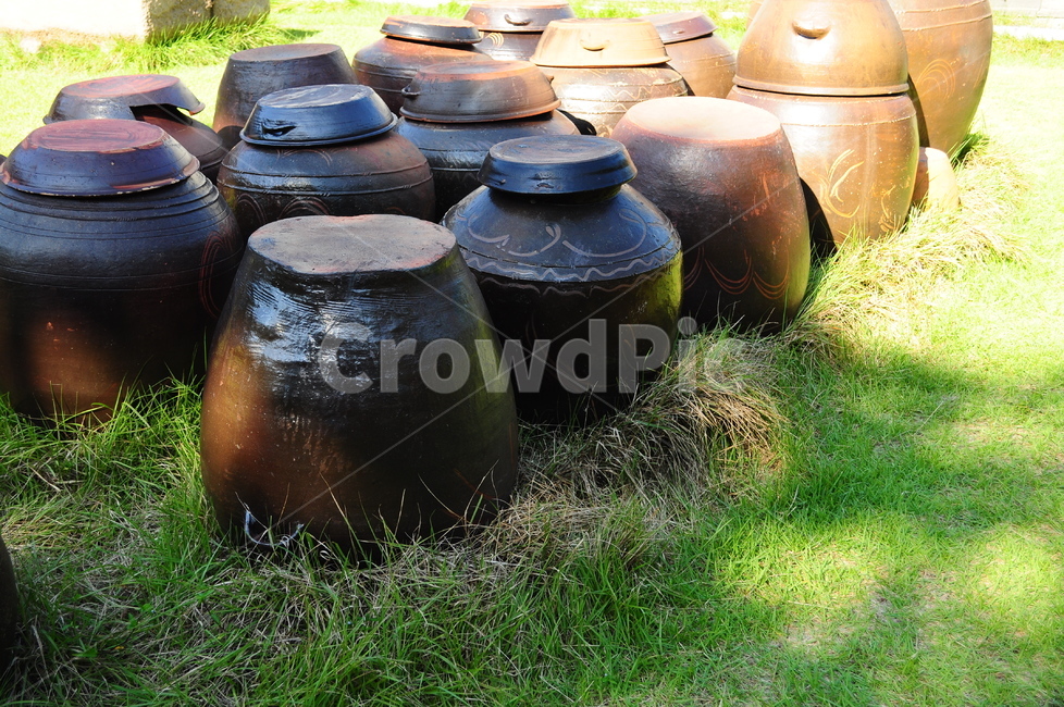 장독대,독,잔디,잔디밭,항아리,도자기,한국전통,한국문화,korean traditional,korean culture