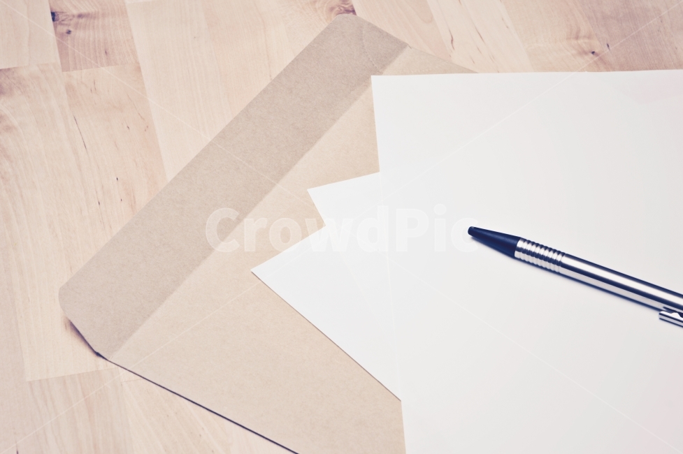 studio,right to decide,signature,documents,document,concept,sign,office,conclusion,background image,file,paper,directing photo,pen,company,communication,cooperation,image,tension,agreement,partnership,business,contract conclusion,decision,work,contract,en