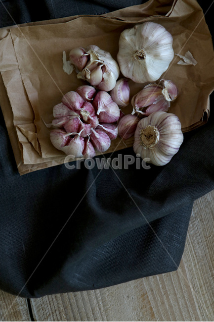 사진,마늘,야채,채소,햇마늘,나무,원목,질감,재질,빈티지,육쪽마늘,깐마늘,패브릭,갈릭,통마늘,재료,식자재,텍스처,garlic,wholegarlic,vegetable,food,음식,식재료,요리,food,cook,meal,dishes,food reserves,채소,야채,vegetables